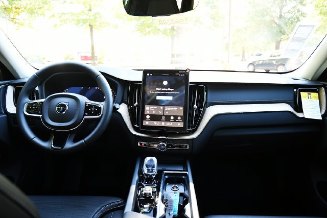 New 2027 Volvo XC60 B5 Ultra AWD/4WD image 19