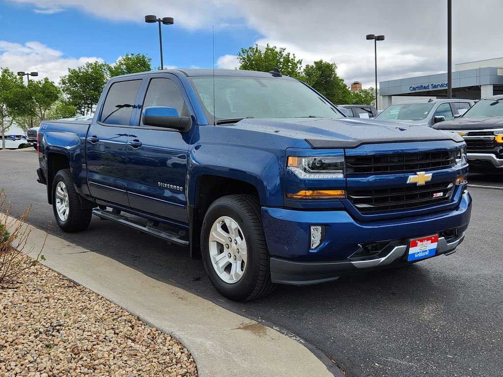 Used 2018 Chevrolet Silverado 1500 LT w/ LPO, Street Package AWD/4WD image 4
