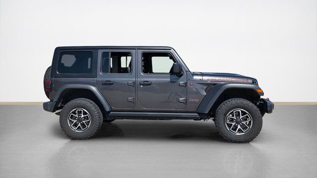 Used 2025 Jeep Wrangler Unlimited Rubicon AWD/4WD image 2