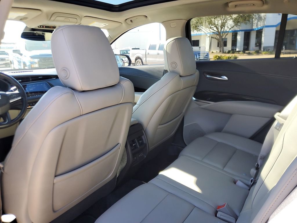 Used 2023 Cadillac XT4 Premium Luxury w/ Technology Package image 12