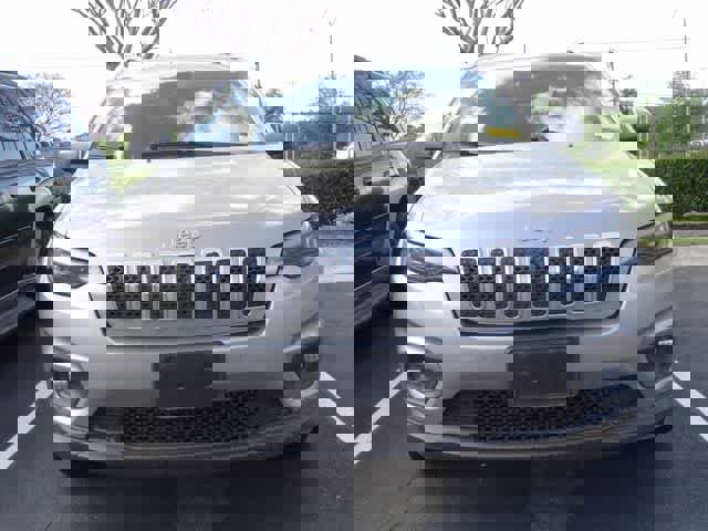 Used 2020 Jeep Cherokee Latitude Plus w/ Comfort/Convenience Group image 2