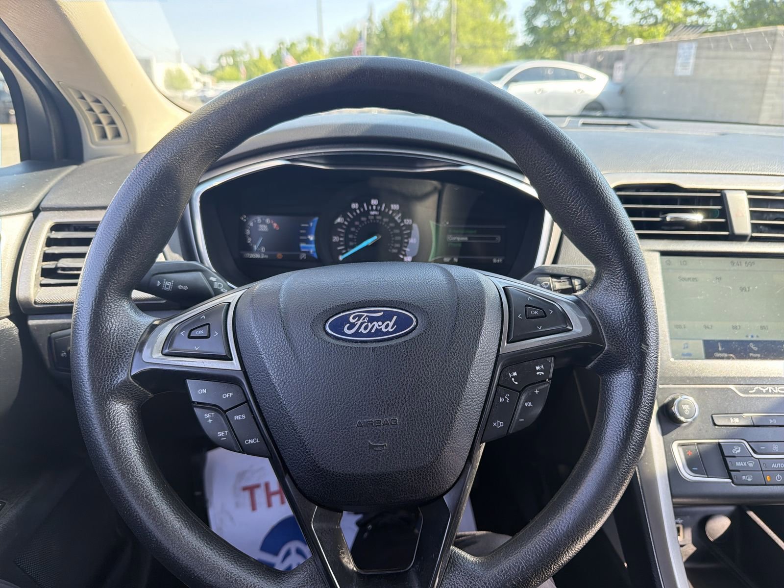 Used 2020 Ford Fusion SE FWD image 26