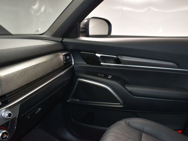 Used 2025 Kia Telluride AWD image 25