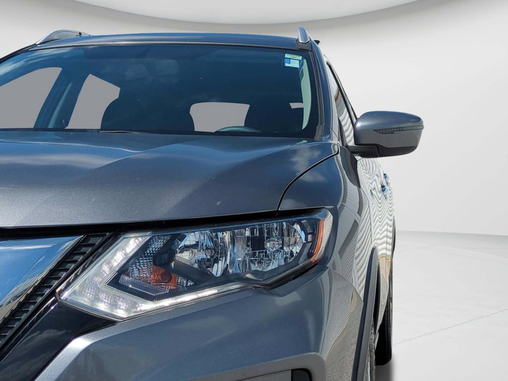 Used 2017 Nissan Rogue SV FWD image 25