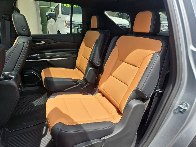 New 2027 Chevrolet Traverse Z71 w/ Enhanced Driving Package AWD/4WD image 26