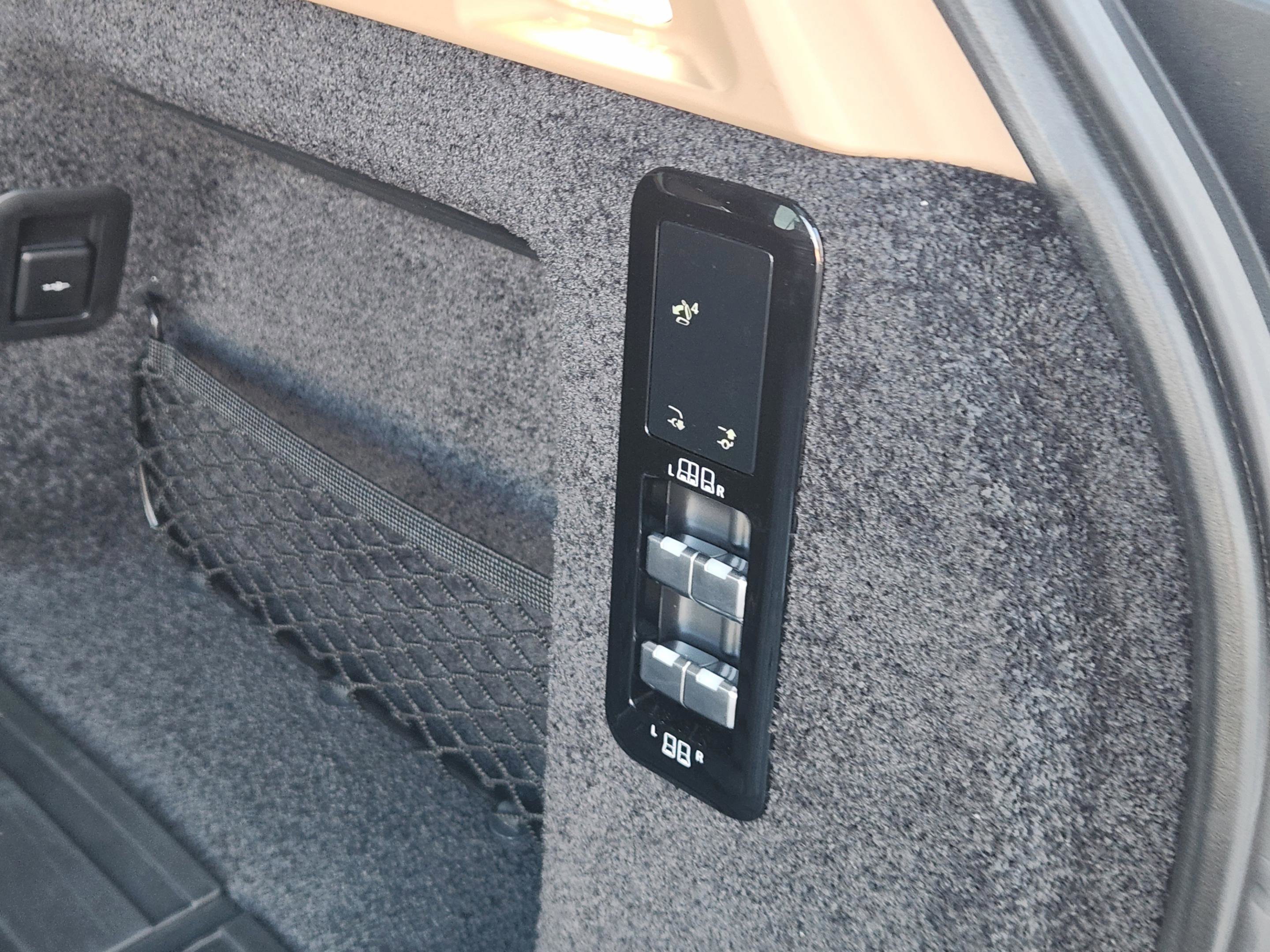 Certified 2023 Land Rover Range Rover Long Wheelbase SE image 35