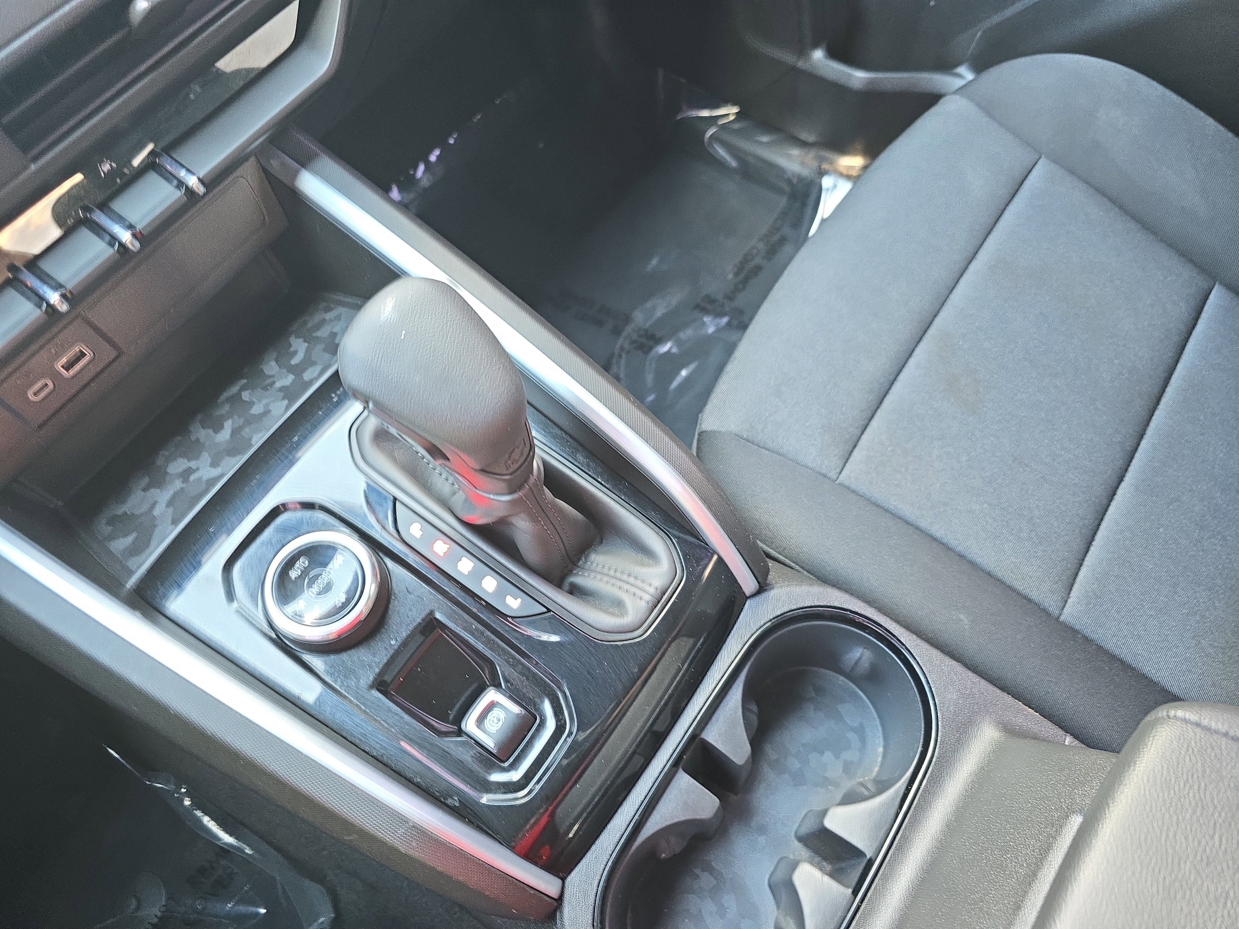 Used 2024 Chevrolet Colorado Trail Boss w/ Technology Package AWD/4WD image 22