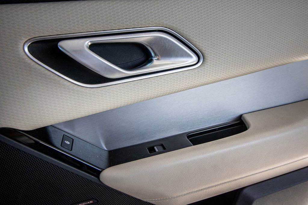 Used 2020 Land Rover Range Rover Velar S image 40