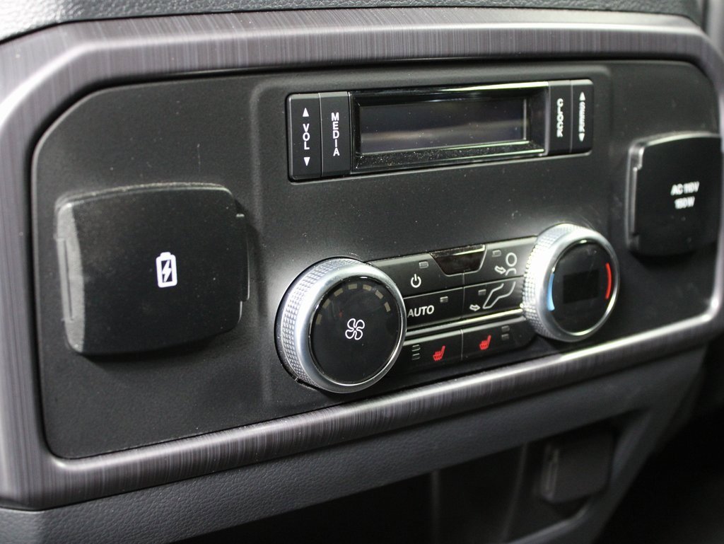 Used 2024 Ford Expedition Platinum image 11