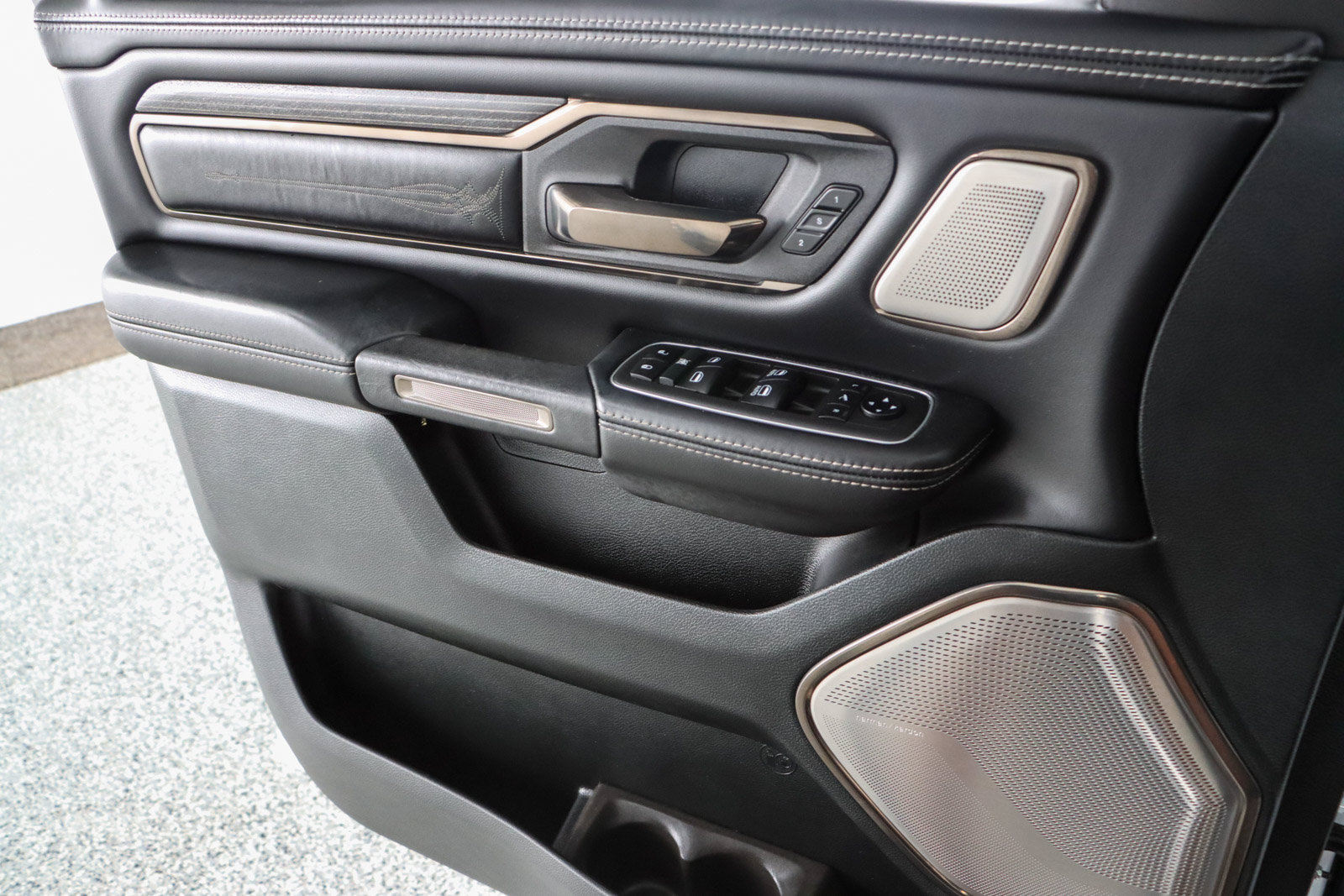 Used 2021 RAM 1500 Limited AWD/4WD image 22