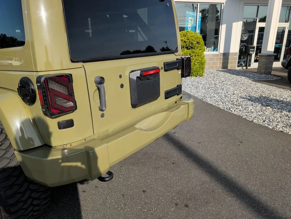 Used 2013 Jeep Wrangler Unlimited Sahara w/ Connectivity Group AWD/4WD image 29