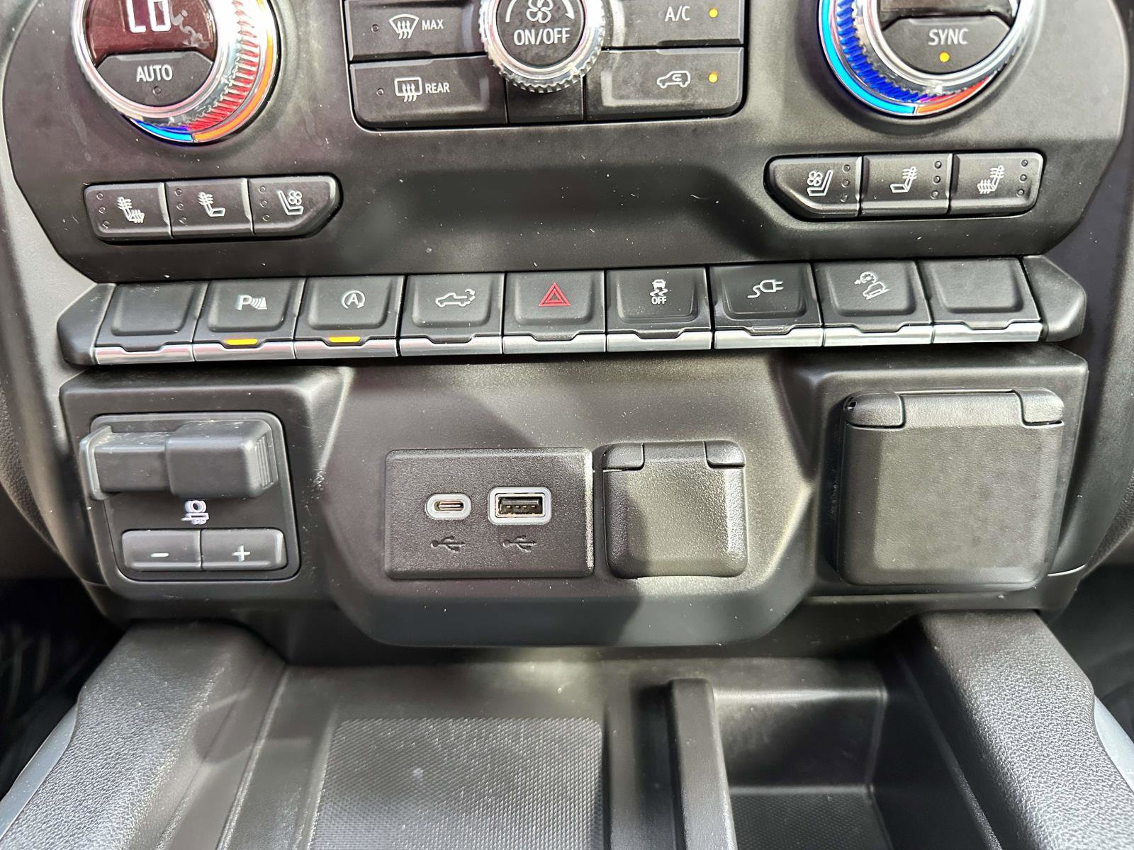 Used 2019 GMC Sierra 1500 AT4 w/ AT4 Premium Package image 27