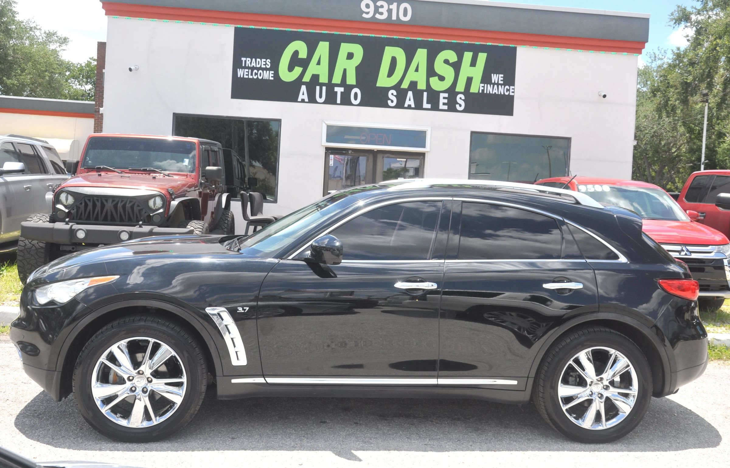 Used 2014 INFINITI QX70 AWD w/ Premium Package image 17