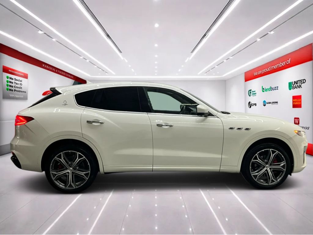 Used 2020 Maserati Levante image 9