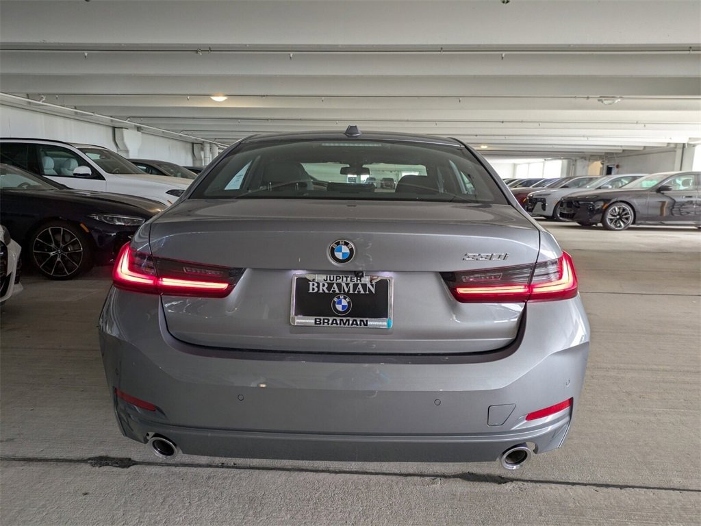New 2025 BMW 330i Sedan w/ Convenience Package image 4