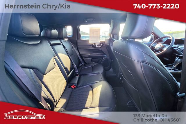 Used 2025 Jeep Compass Latitude w/ Altitude Special Edition image 18