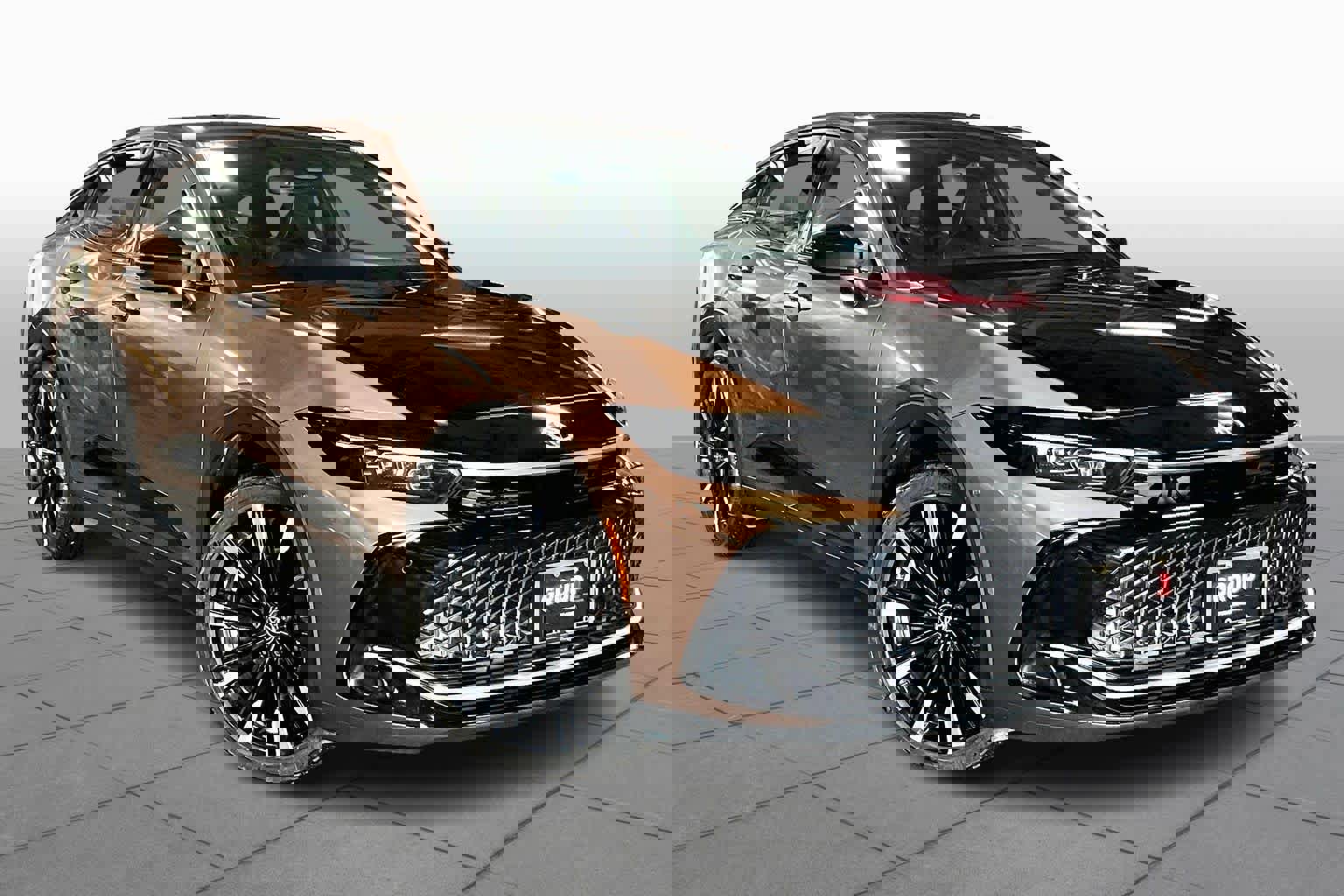 Used 2023 Toyota Crown Platinum image 3