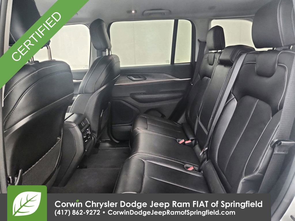 Used 2023 Jeep Grand Cherokee Limited w/ Black Appearance Package image 29