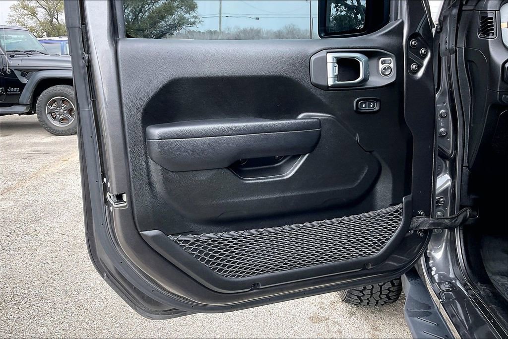 Used 2024 Jeep Gladiator Willys image 17