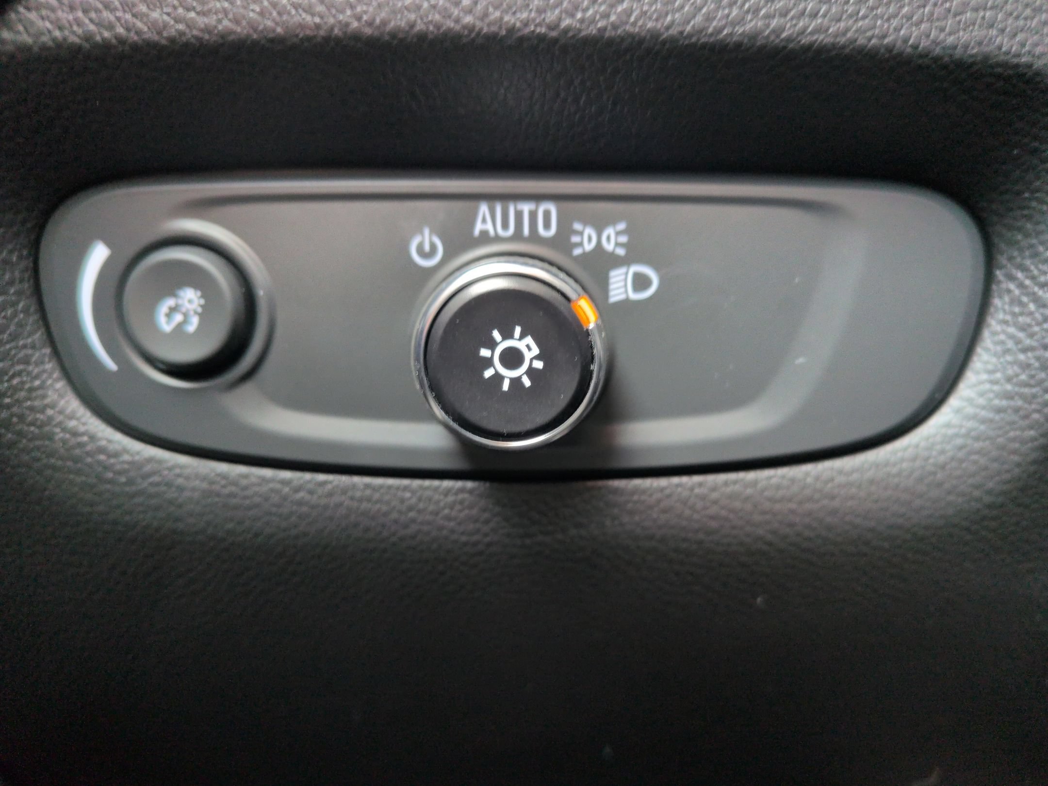 Certified 2023 Chevrolet Traverse LT AWD/4WD image 17