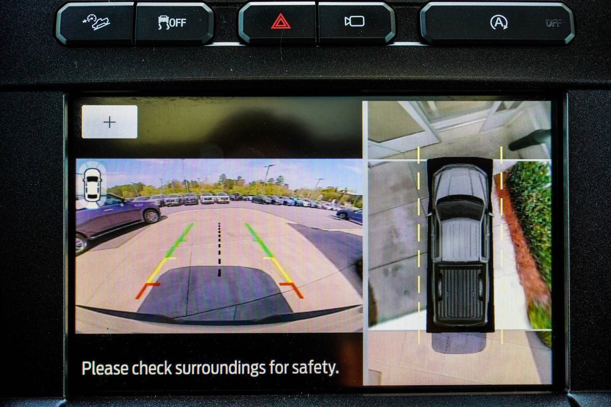 Used 2019 Ford F150 Platinum w/ Equipment Group 701A Luxury image 29