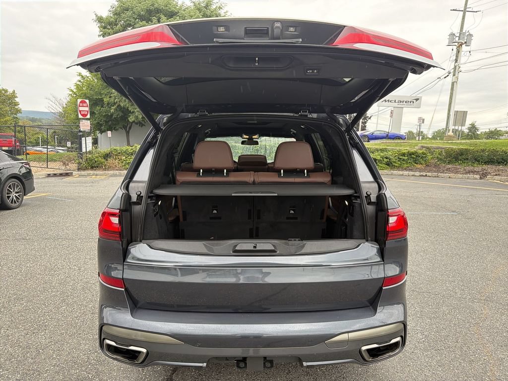Used 2021 BMW X7 M50i w/ Dynamic Handling Package AWD/4WD image 27
