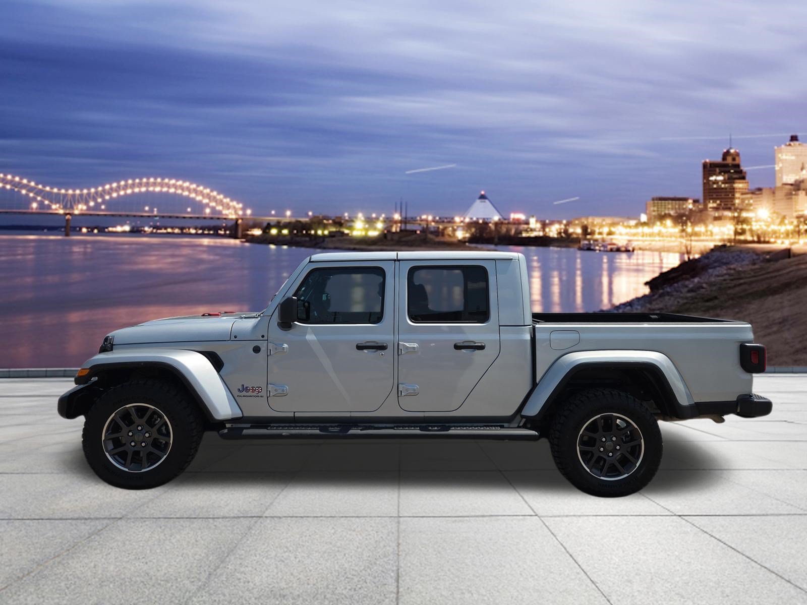 Used 2023 Jeep Gladiator Overland AWD/4WD image 2