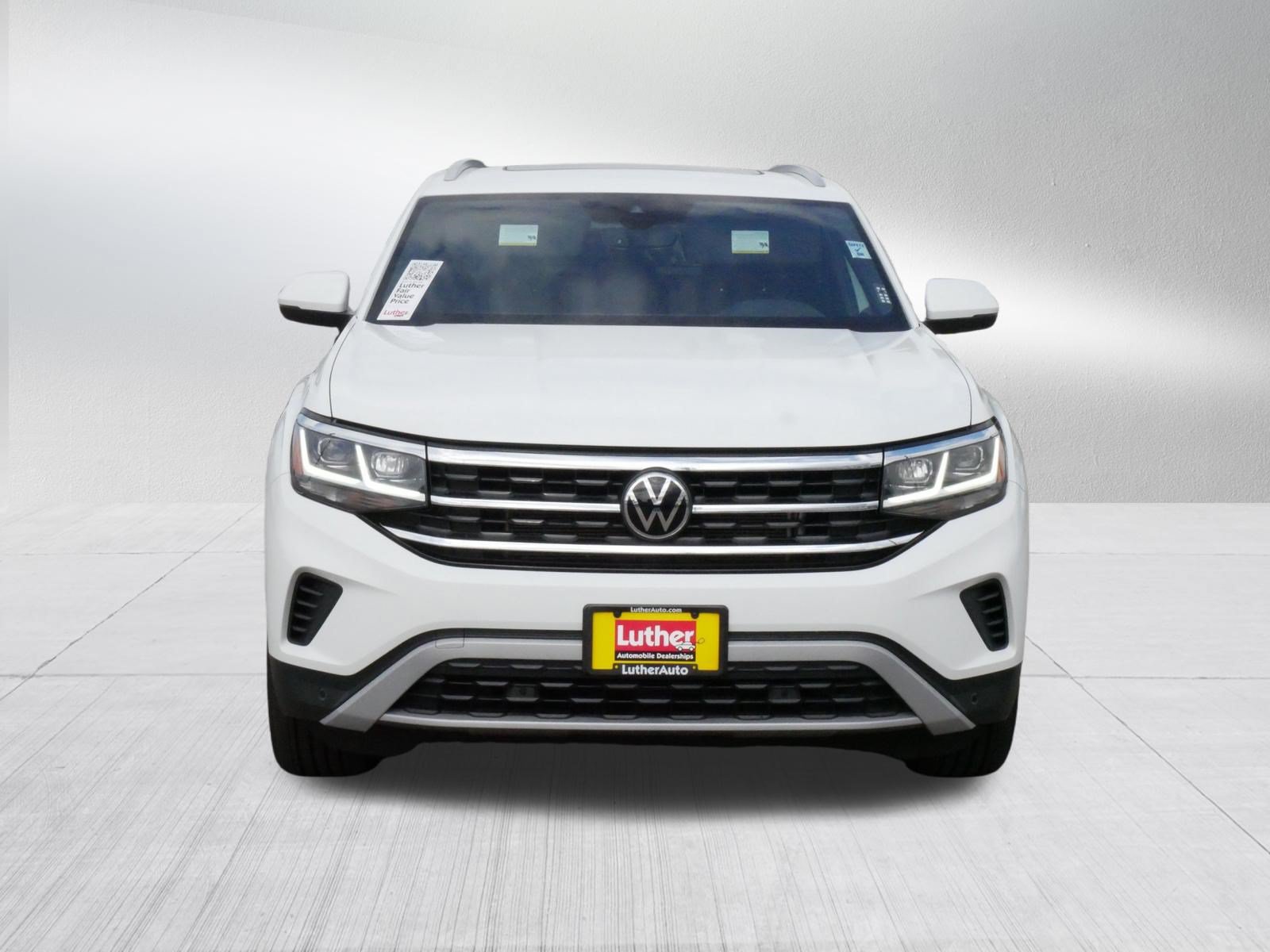 Used 2020 Volkswagen Atlas Cross Sport SEL AWD/4WD image 2
