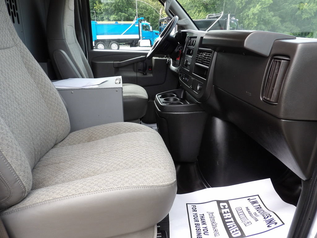 Used 2022 Chevrolet Express 2500 w/ Driver Convenience Package RWD image 34