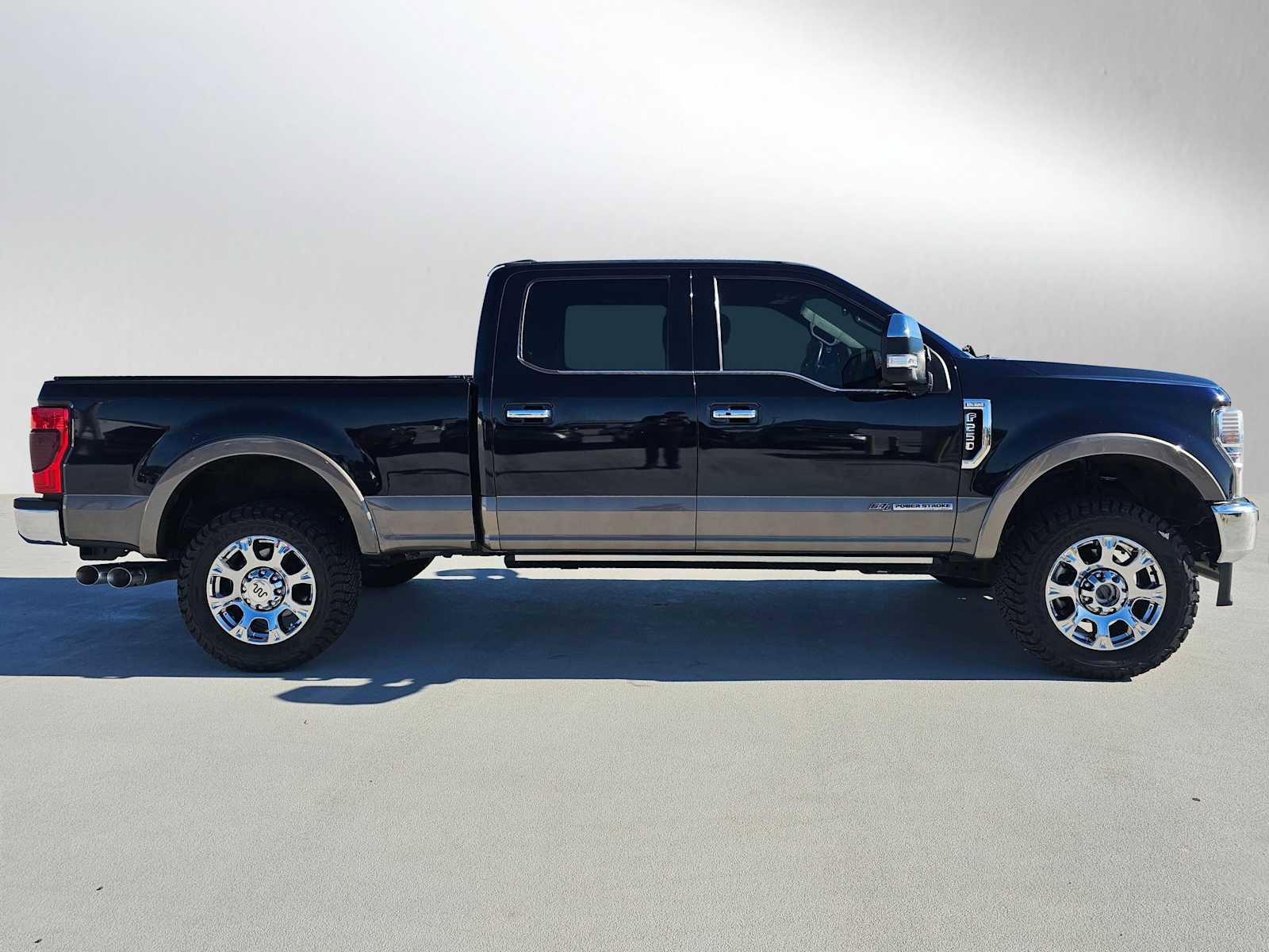 Used 2022 Ford F250 King Ranch w/ King Ranch Ultimate Package image 2