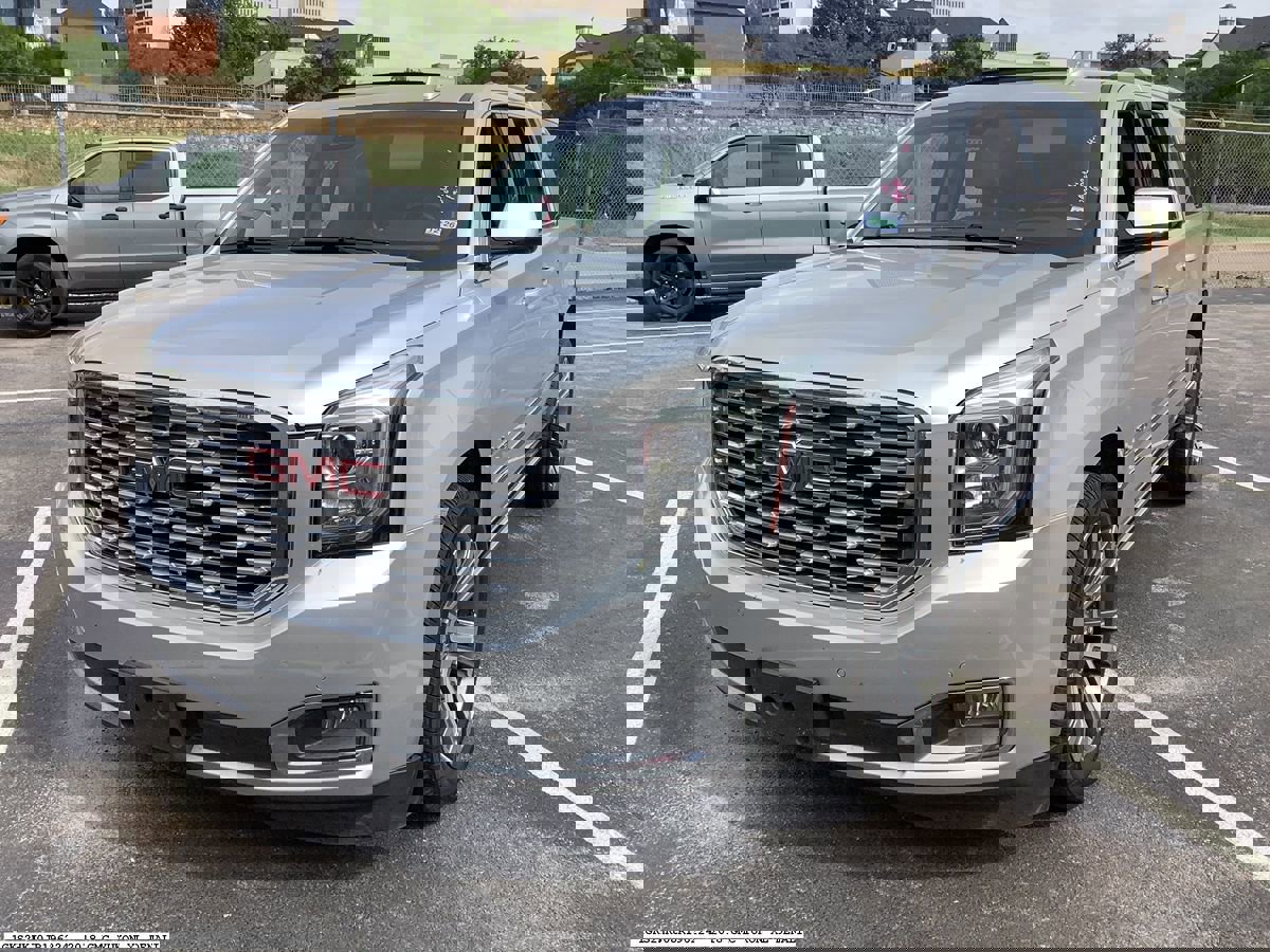 Used 2018 GMC Yukon XL Denali w/ Denali Ultimate Package image 4