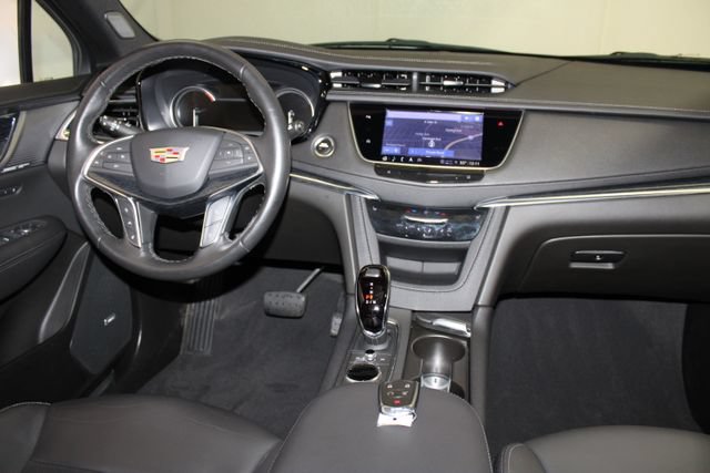 Certified 2023 Cadillac XT5 Premium Luxury w/ LPO, Floor Liner Package AWD/4WD image 15