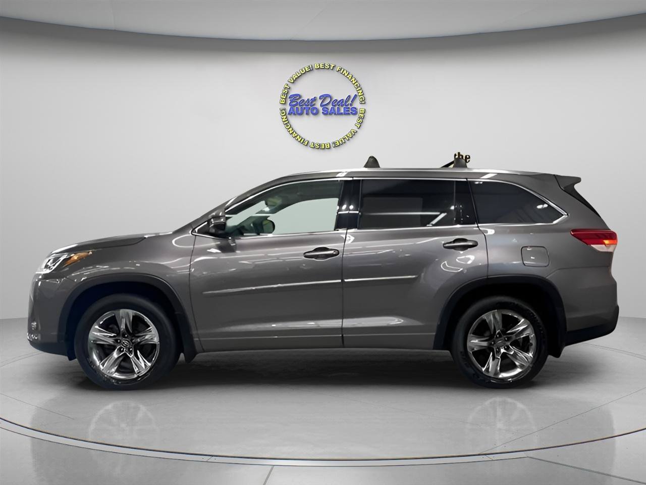 Used 2019 Toyota Highlander Limited Platinum AWD/4WD image 2