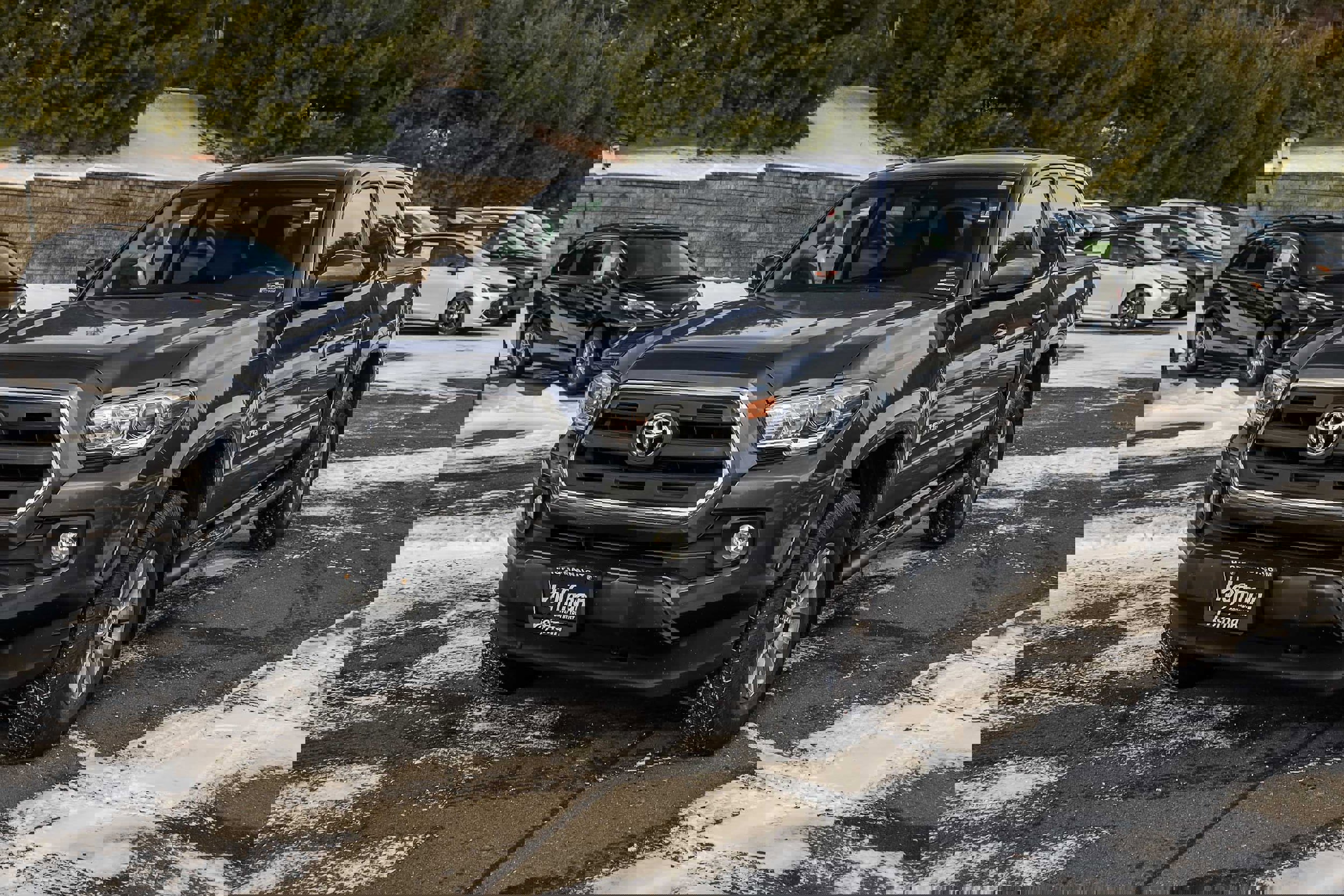 Used 2017 Toyota Tacoma SR5 image 8