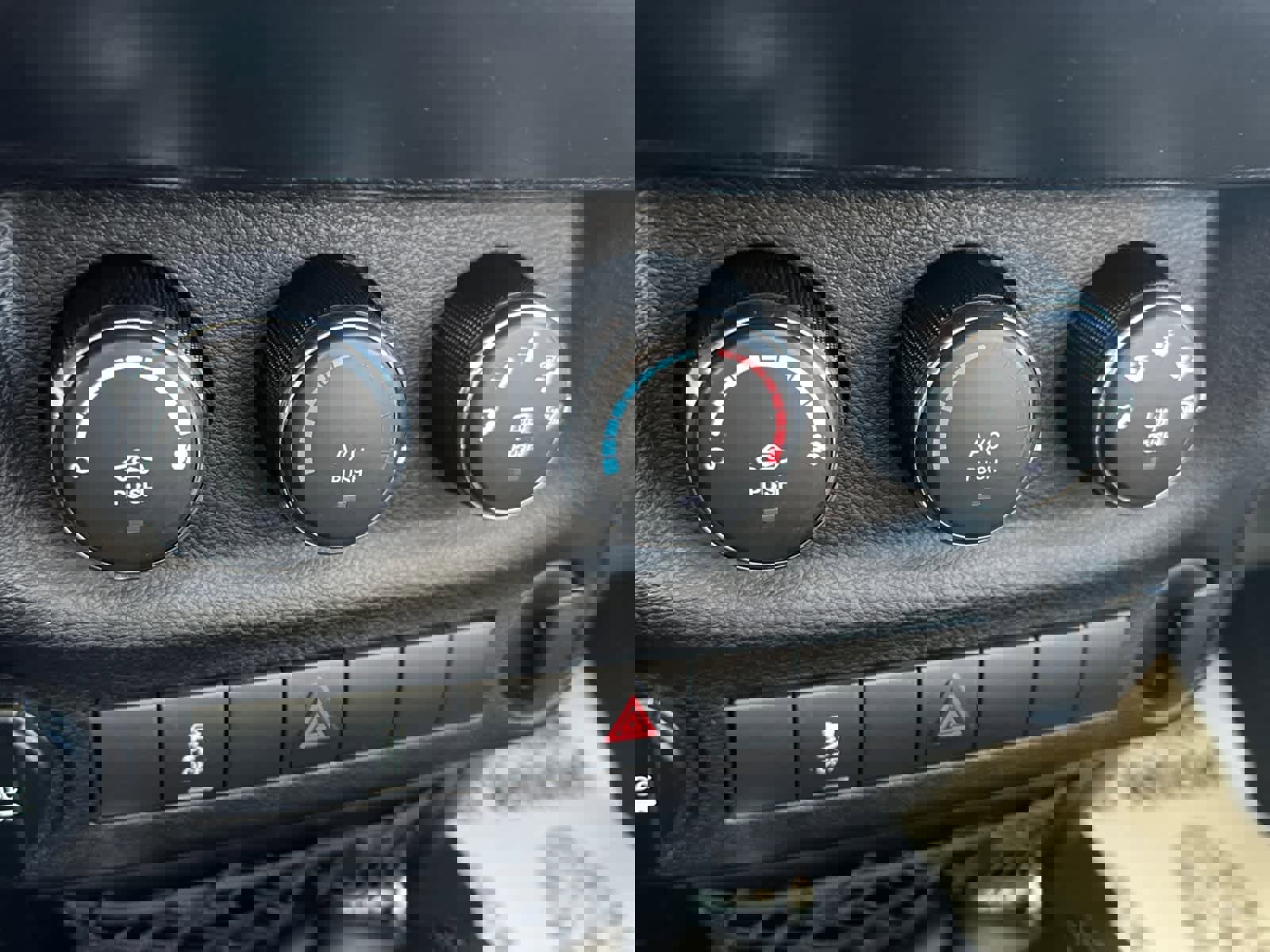 Used 2018 Jeep Wrangler Unlimited Sport w/ Dual Top Group image 18