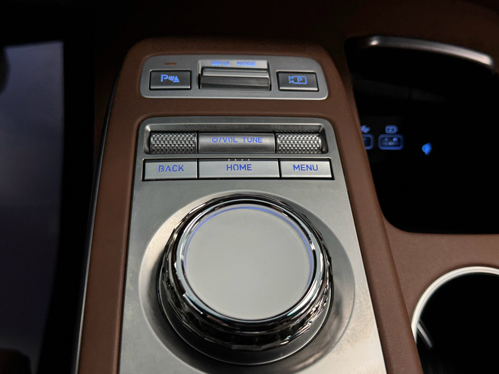 Used 2022 Genesis GV70 2.5T w/ Advanced Package image 33