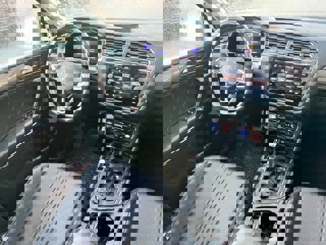 Used 2022 Volkswagen Tiguan SE image 15