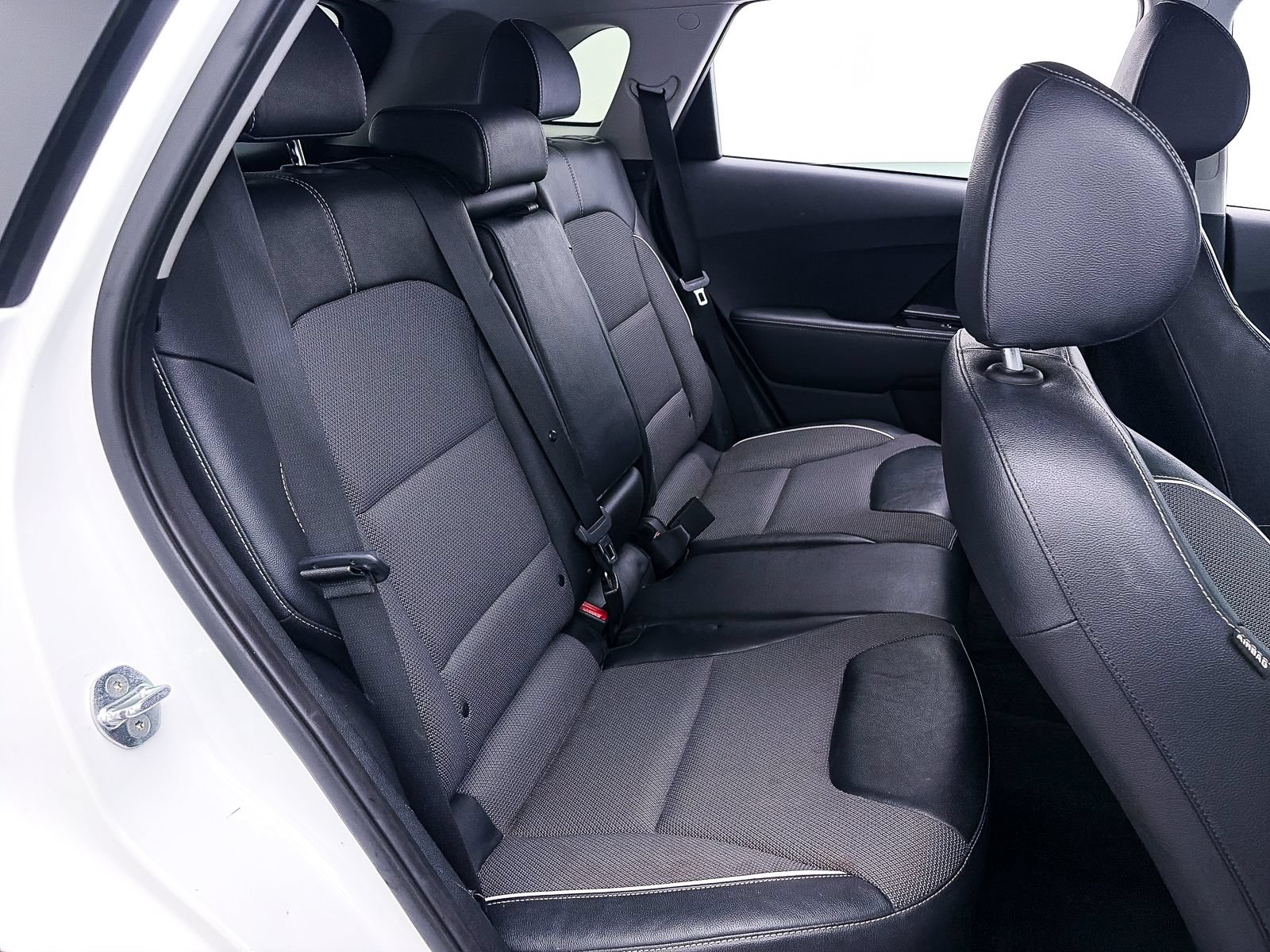 Certified 2022 Kia Niro EX FWD image 35