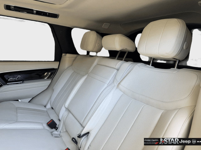 Used 2025 Land Rover Range Rover SE AWD/4WD image 26