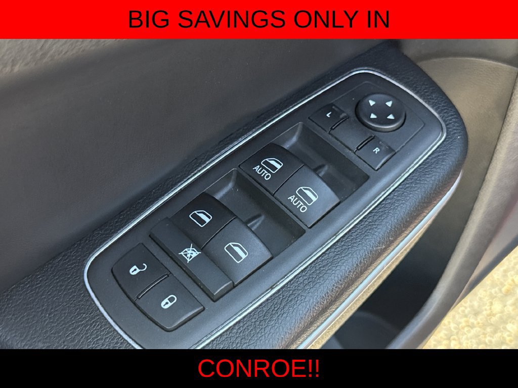 Used 2022 Chrysler 300 Touring L w/ Popular Equipment Group RWD image 11