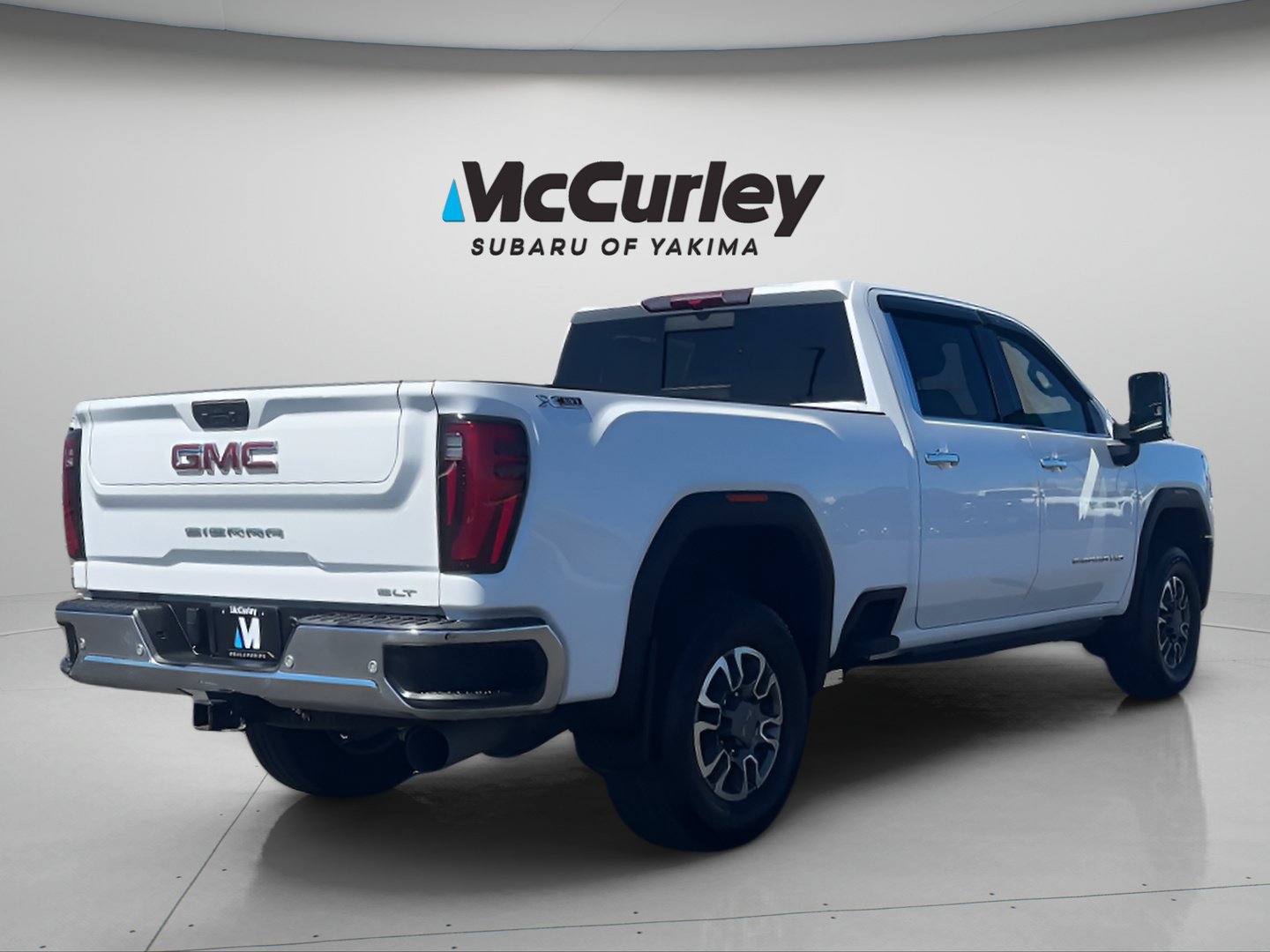 Used 2024 GMC Sierra 3500 SLT w/ SLT Premium Package AWD/4WD image 5