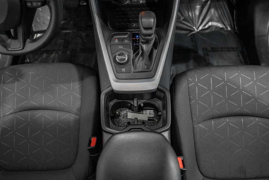 Used 2025 Toyota RAV4 XLE image 25