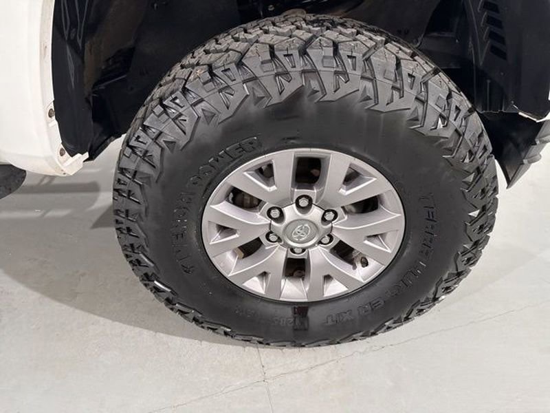 Used 2017 Toyota Tacoma SR5 image 15