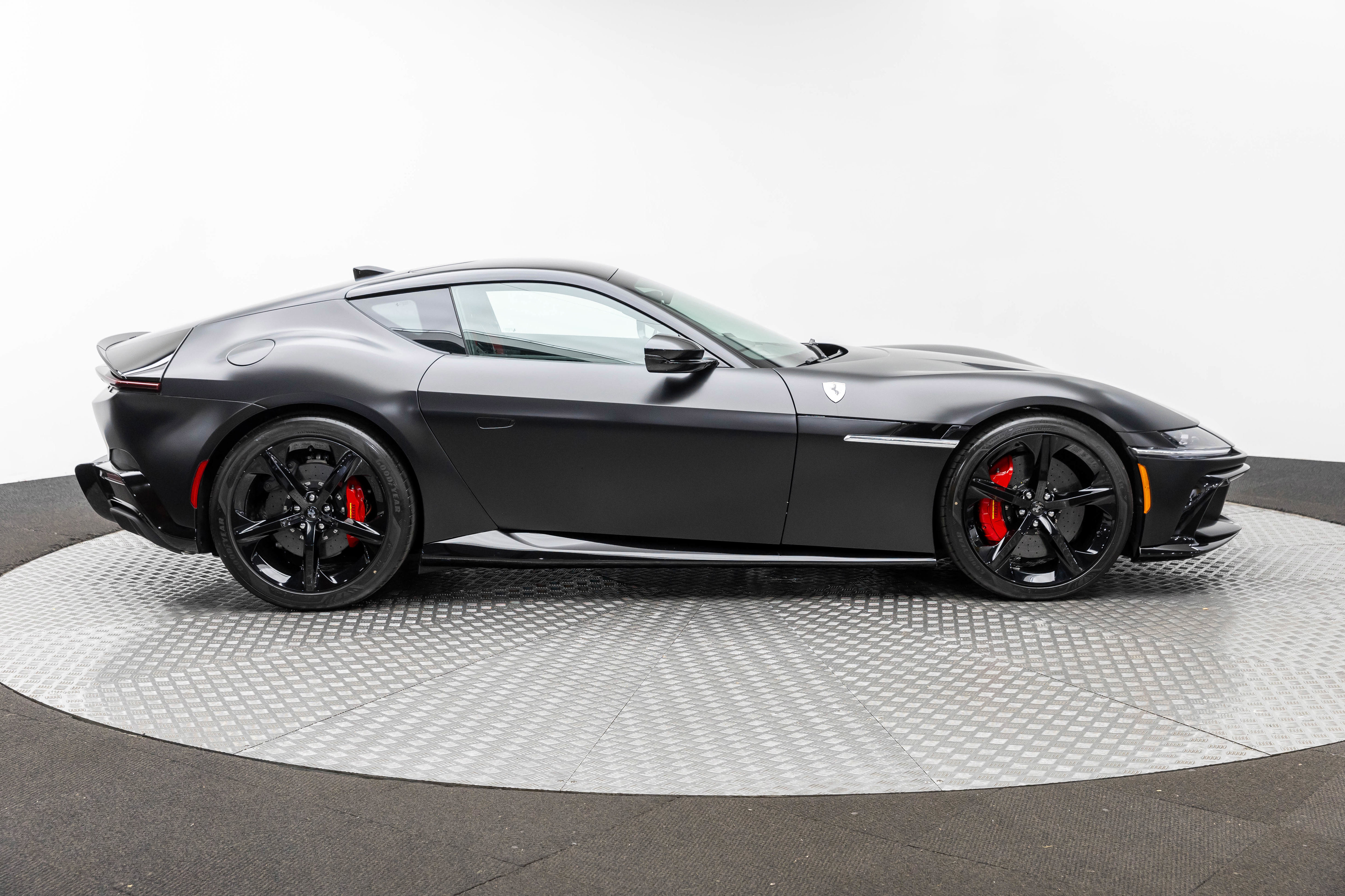 Used 2026 Ferrari 12Cilindri image 9