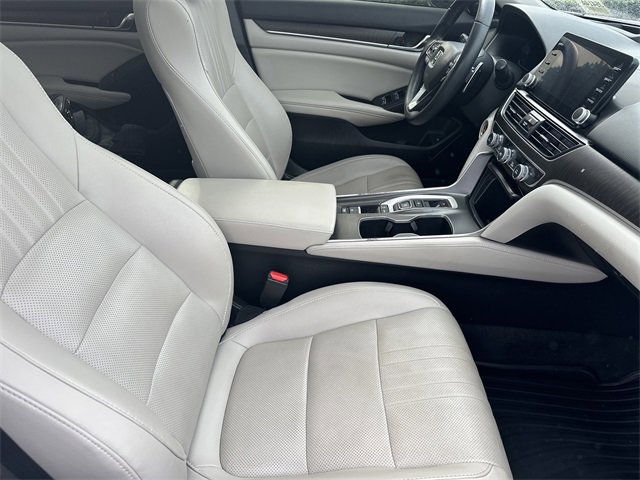 Used 2020 Honda Accord Touring image 12