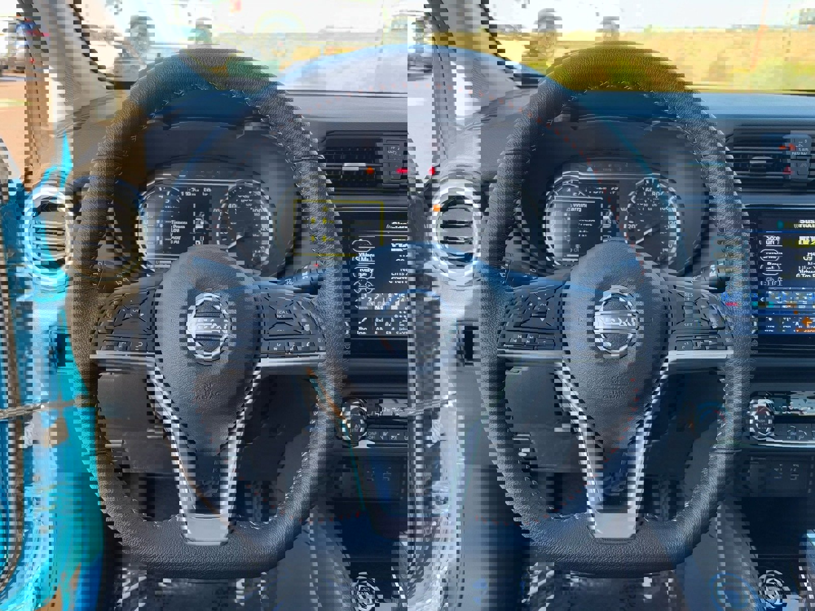 New 2025 Nissan Versa SR w/ Trunk Package image 20