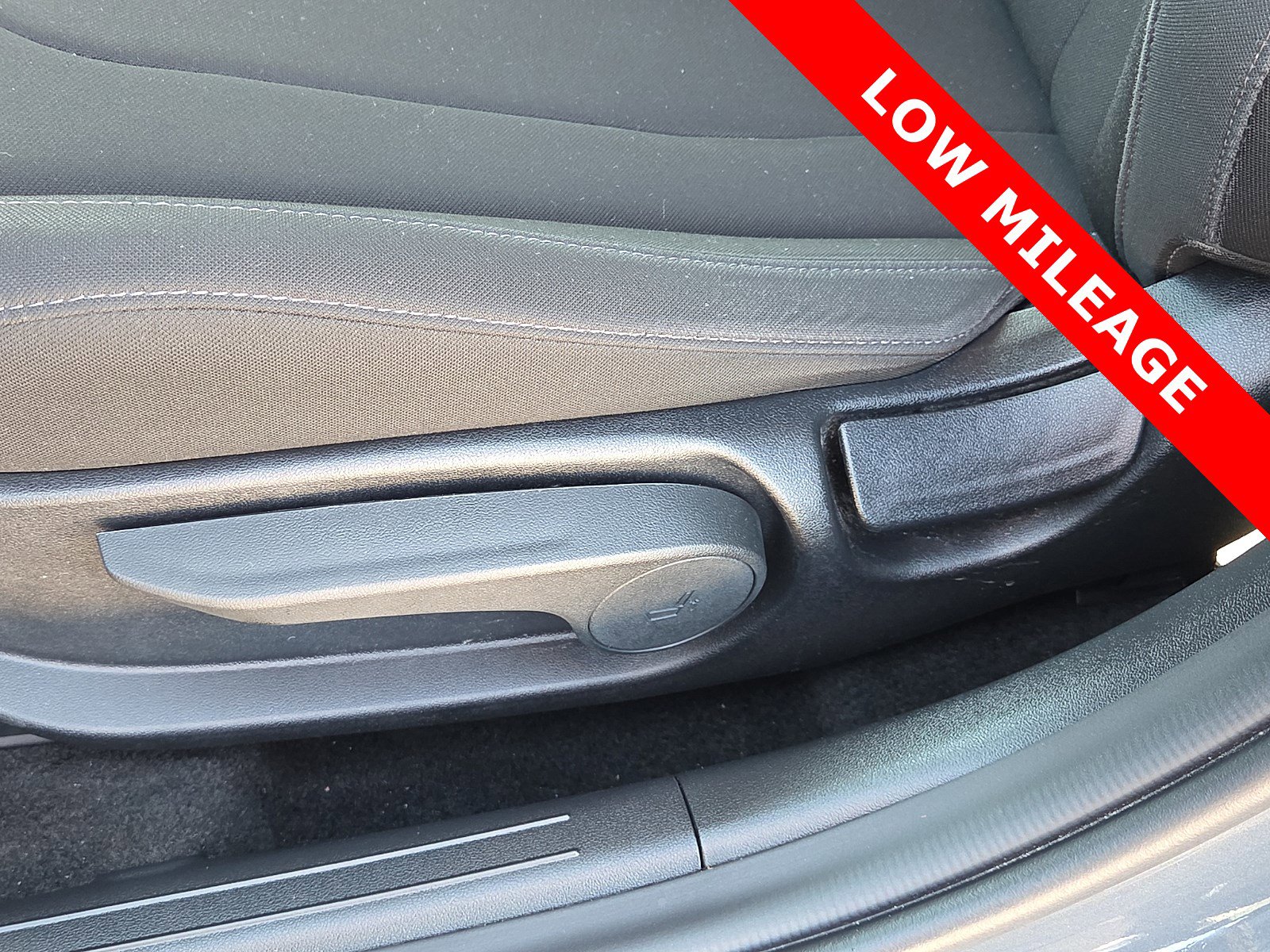 Used 2024 Hyundai Elantra SEL image 14