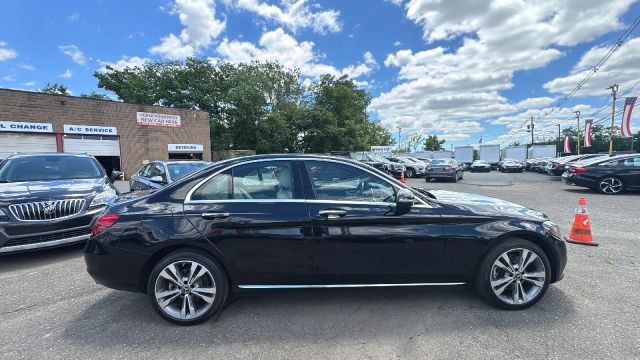 Used 2018 Mercedes-Benz C 300 4MATIC Sedan image 4