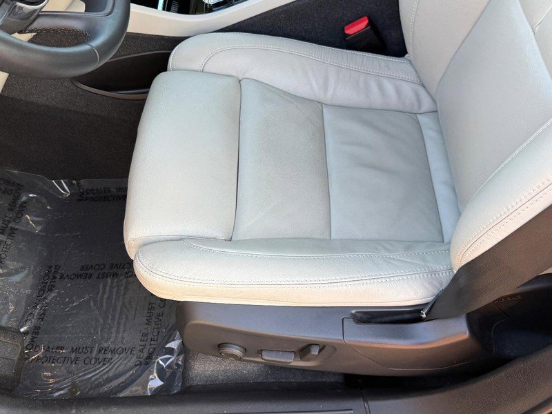 Certified 2023 Volvo XC40 B5 Ultimate w/ Protection Package Premier image 17