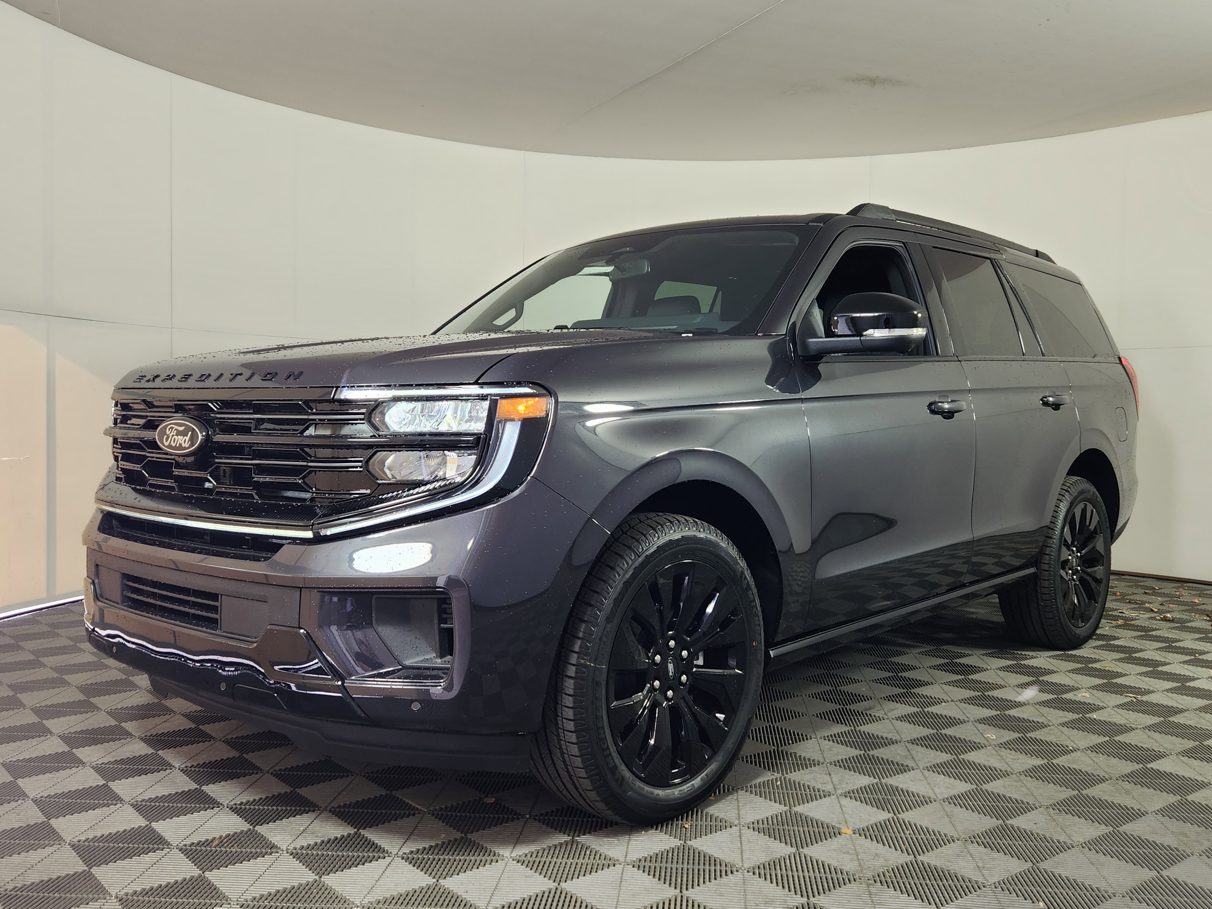 New 2025 Ford Expedition Platinum w/ Stealth Appearance Package video 3